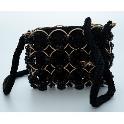 Sac noir perle et crochet 